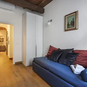 oltrarno-modern-apartment-in-florence-hosted-by-sweetstay.it-tuscanyhotel.com/