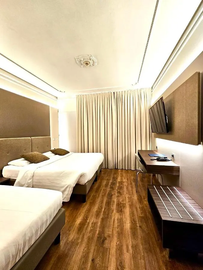 Hotel Mythos Milan 3*,  Italy