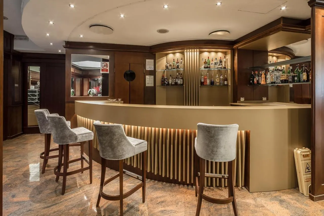 Hotel Mythos Milan 3*,