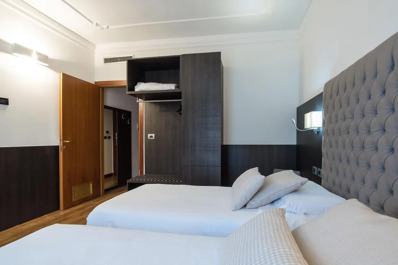 Hotel Mythos Milan 3*,